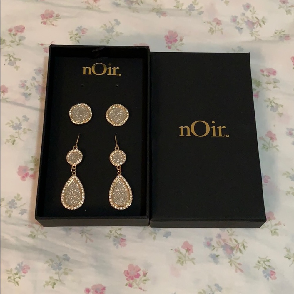 CLEARANCE: nOir Sparkling Earring Set - flaw in 1 out of the 4 earrings - Picture 9 of 9